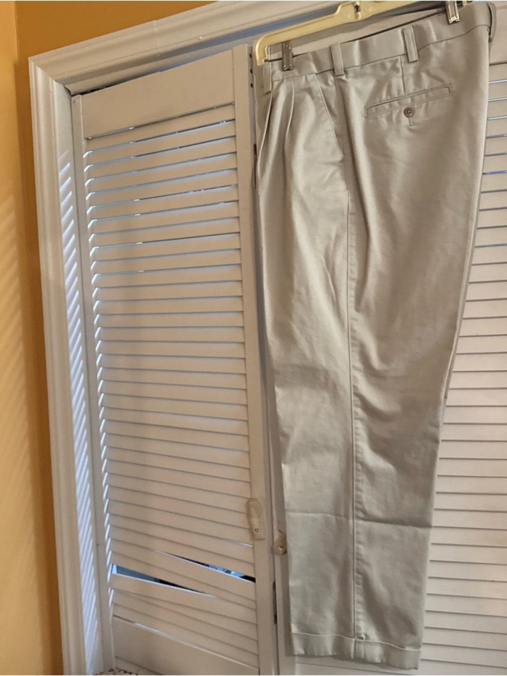 Cabela's Men's Work  Pants in Tan